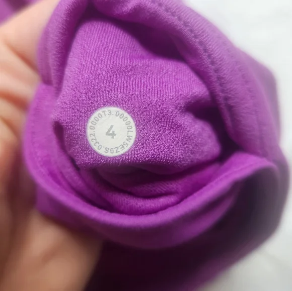 Lululemon Groove High Rise Flare Pants Size 4 Inseam 33" - Picture 9 of 9